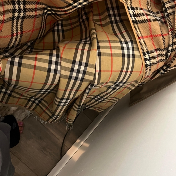 Burberry Trench Coat with Removable Wool Lining - Picture 8 of 16